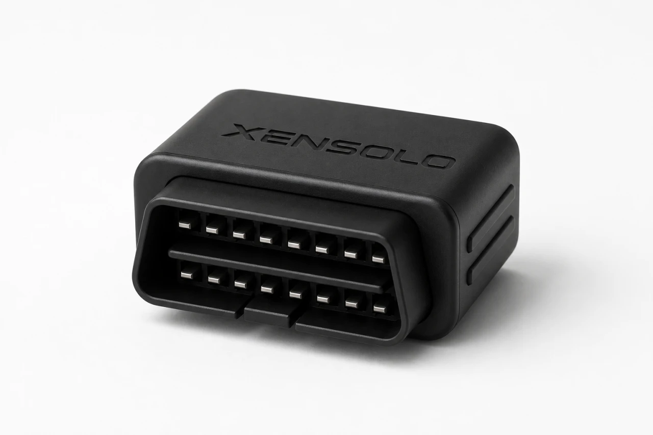 Kompakt yatay gövdeli, 16 pin OBD-II konnektörlü ve LED'siz XENSOLO kişisel araç cihazı